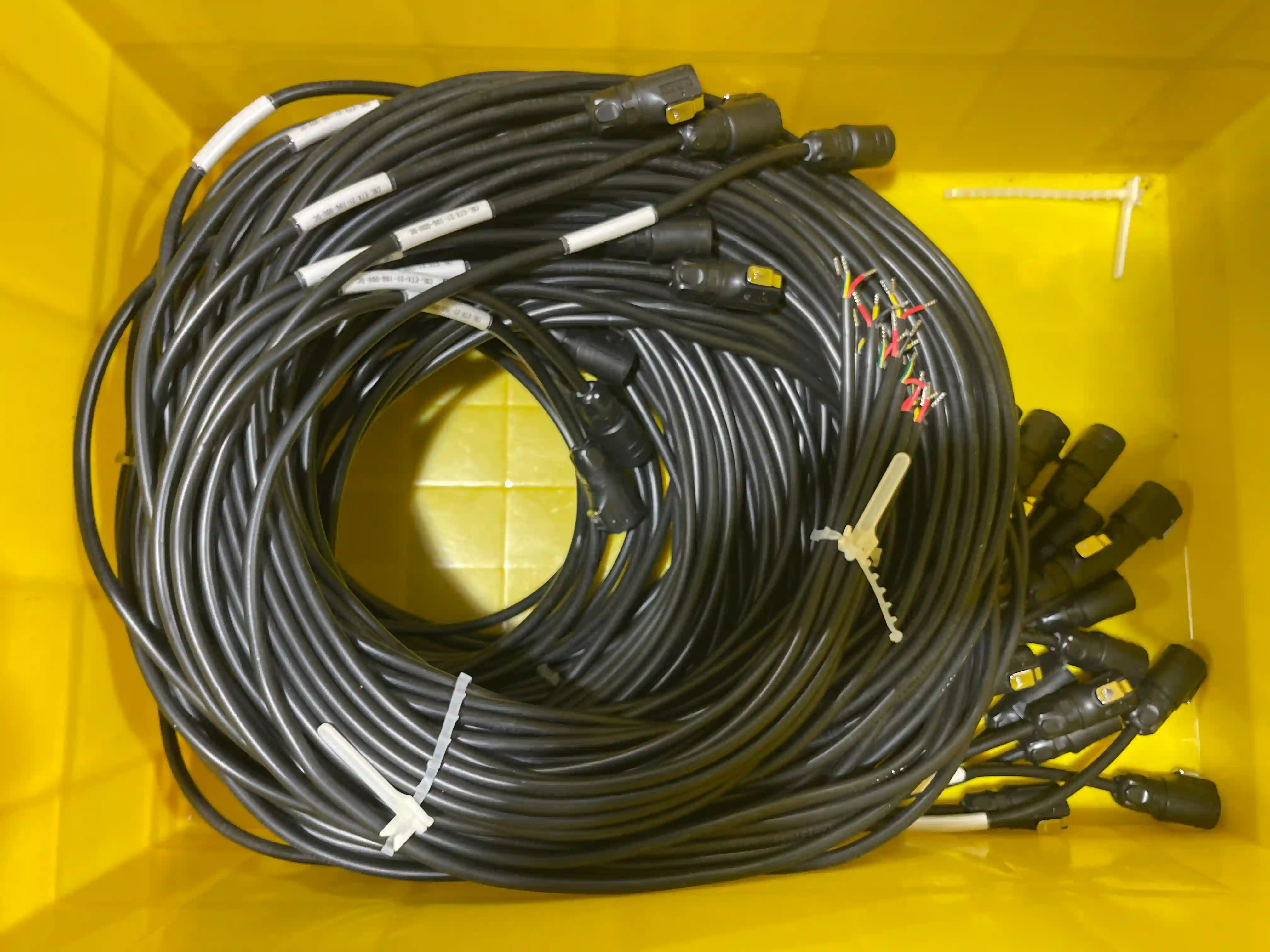 Arnés automotriz en producción